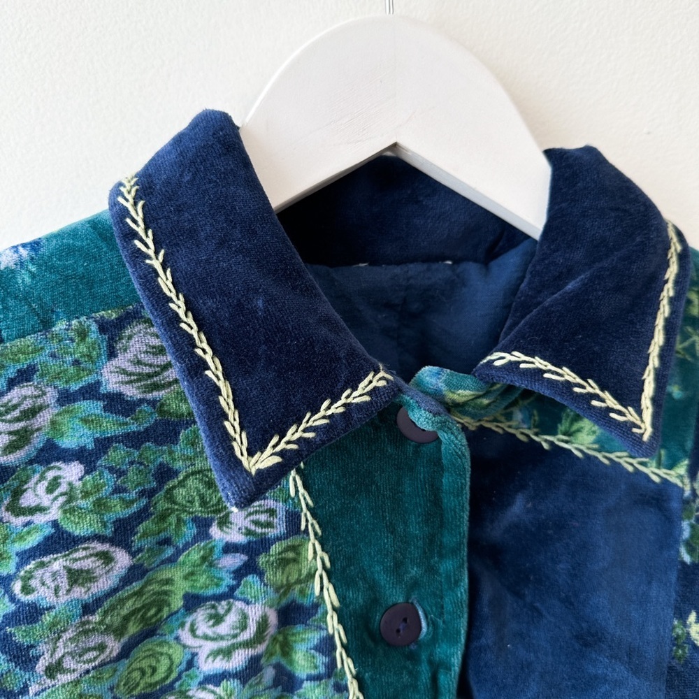 Velour Button Down, Collar Quilted Jacket-Handmade-Lined-Size 5-6 (Measurements) - Picture 3 of 9